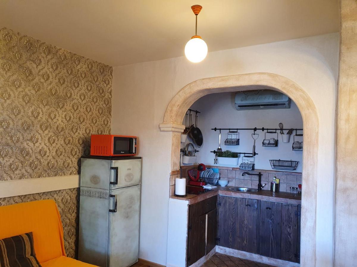 Studio-Apartments Monfort ポルトローシュ エクステリア 写真